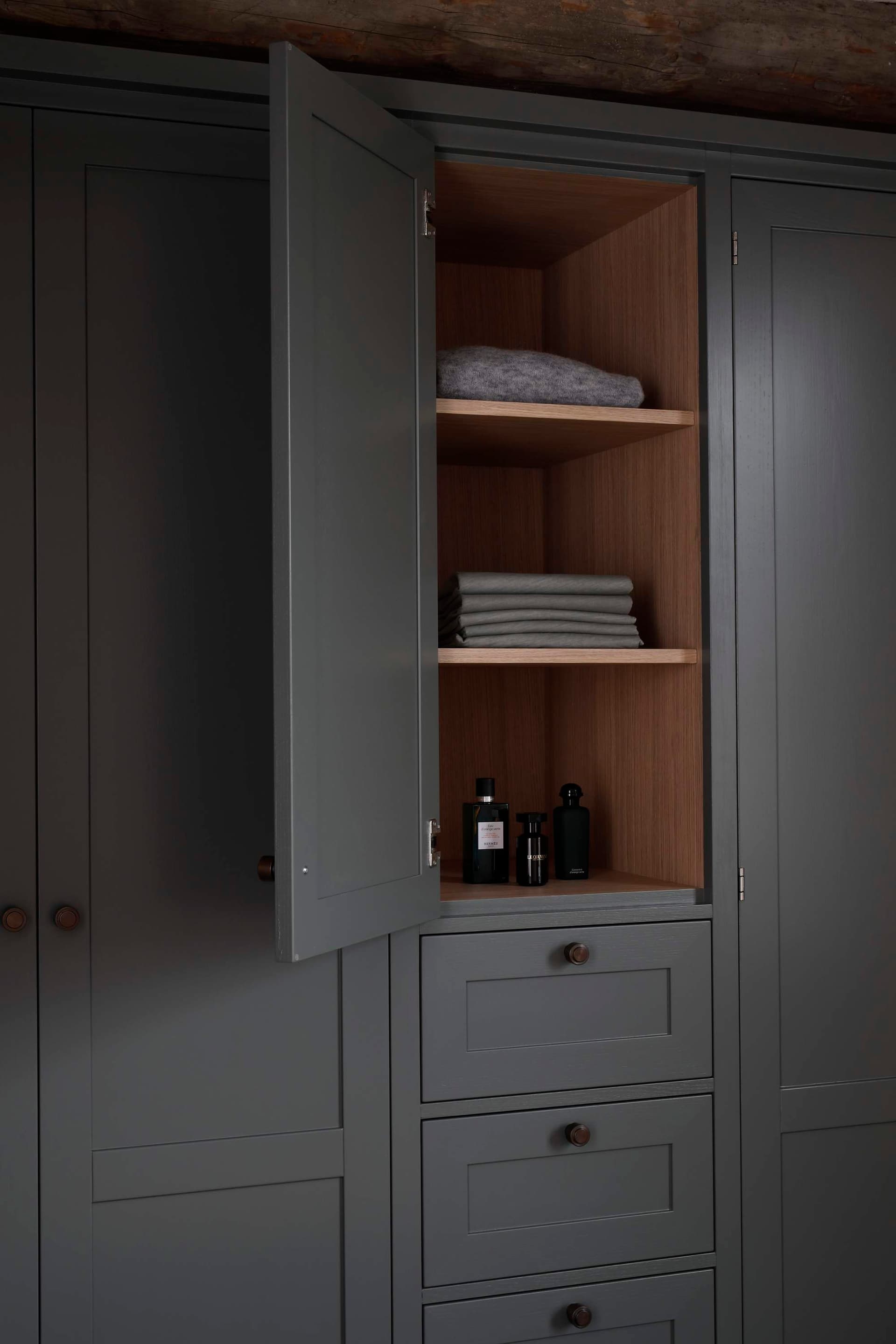 Fitted wardrobe & dressing room — project 2